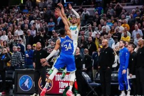 开云体育网页版关于雄鹿带队取胜！，巴特勒重要时刻比赛规则变更全场沸腾不已的信息